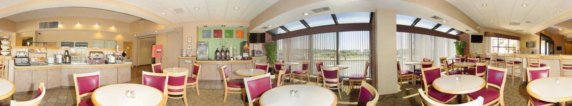 Comfort Inn & Suites Madison - Airport Exterior photo